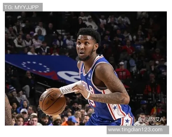 乔尔恩比德在NBA赛场上的辉煌历程与未来展望解析 乔尔恩比德在NBA赛场上的辉煌历程与未来展望解析